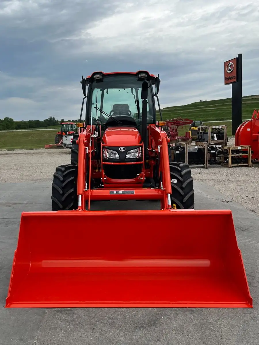 Kubota Kubota M7060hdc12 Compact Tractor 4wd Small Farm Cheap Used Tractor Hot Sale In Canada 70