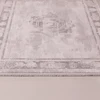 Gris oscuro