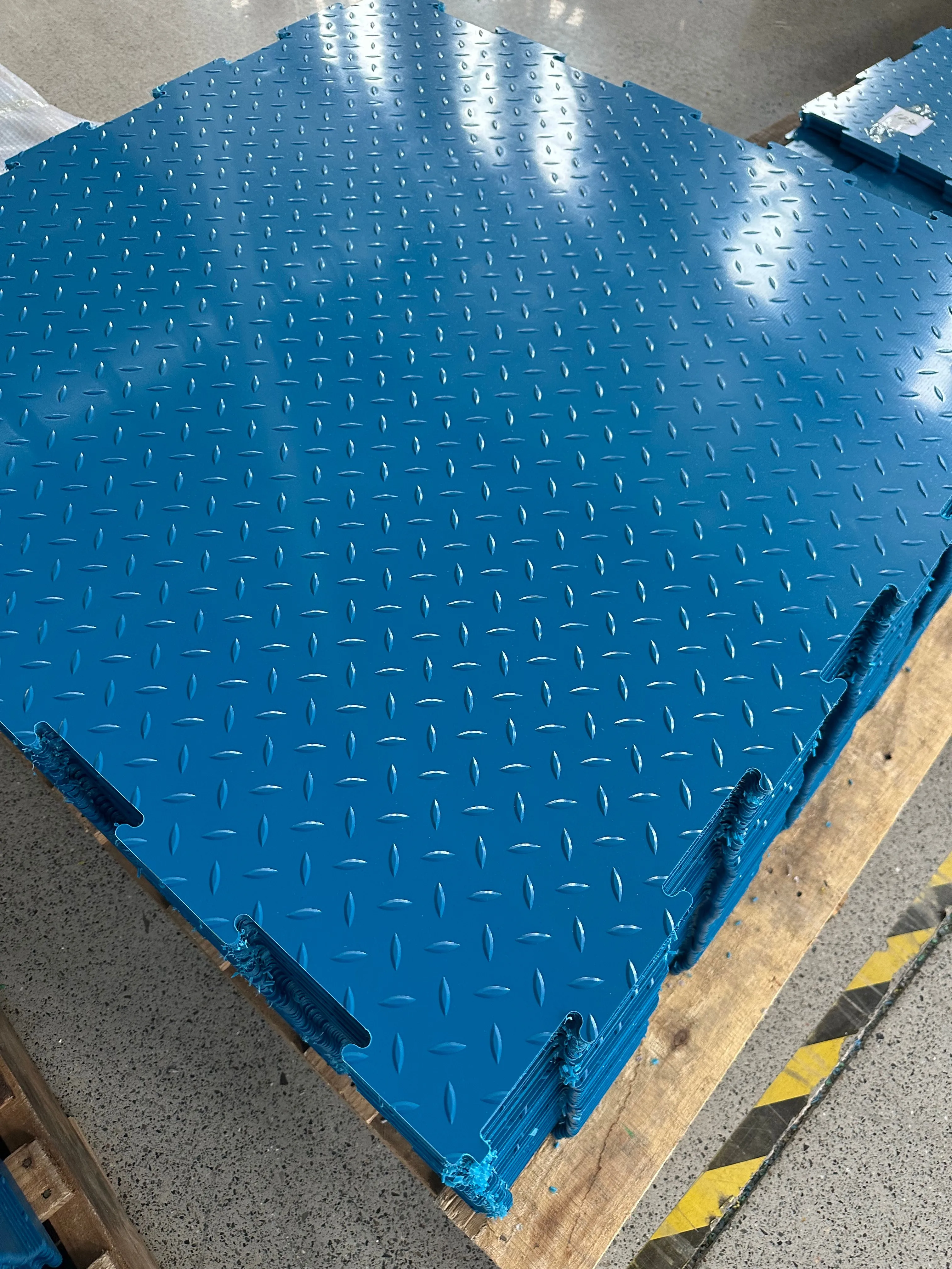 JSLT HDPE Interlocking Floor Mat Manufacturing