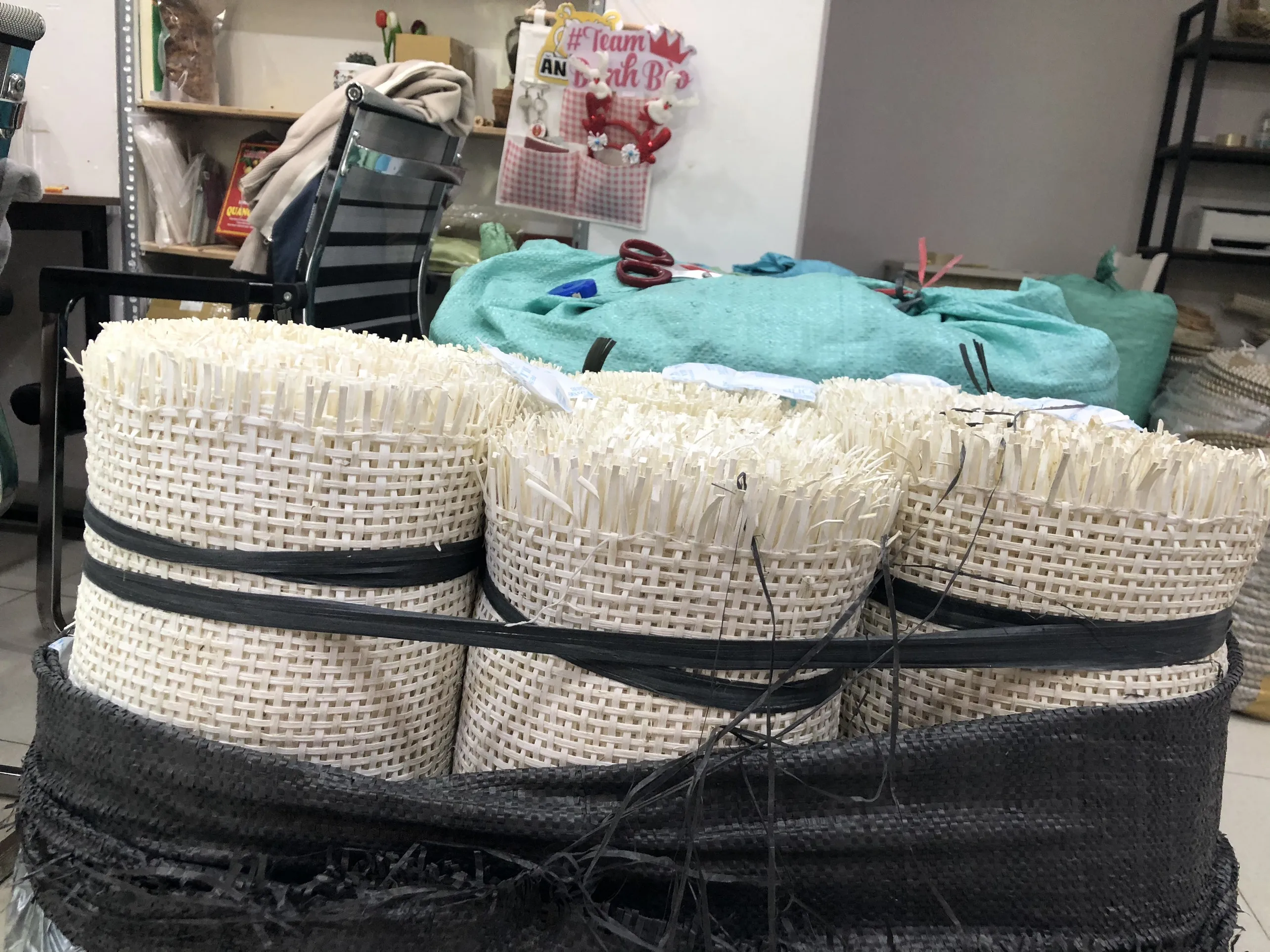 顶级藤条织带卷天然网状家具漂白方形编织藤条织带 - Buy 藤条材质,藤织带,藤织带甘蔗材料 Product on Alibaba.com