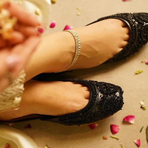 KHUSSA SHOES and KOLHAPURI CHAPPAL for WOMENS NEW DESIGN WOMEN FASHION PARTY WEAR CASUAL WOMEN SHOES PAKISTANI TRADITIONAL