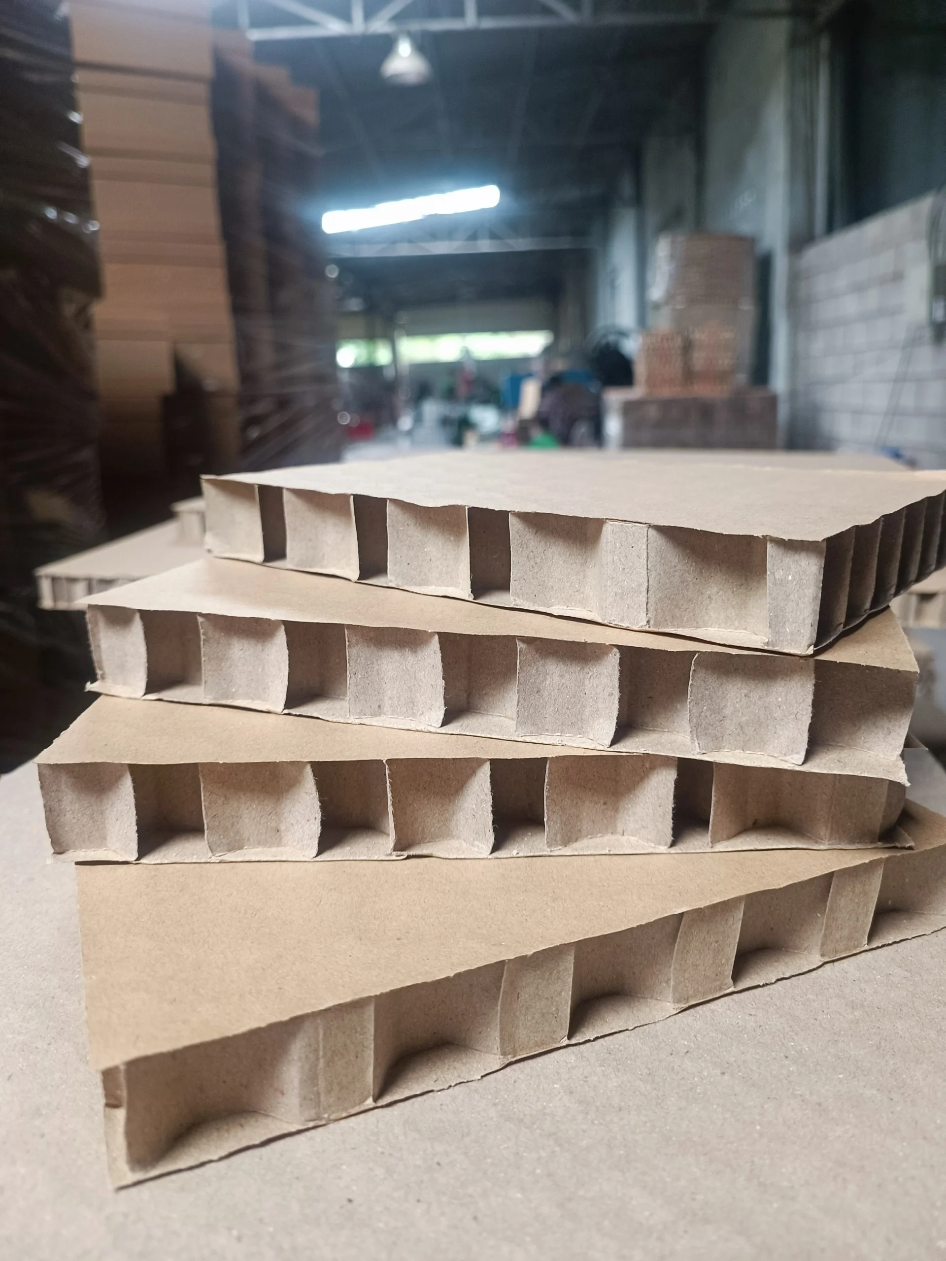 20mm-compressed-kraft-paper-boards-corrugated-honeycomb-core-panel