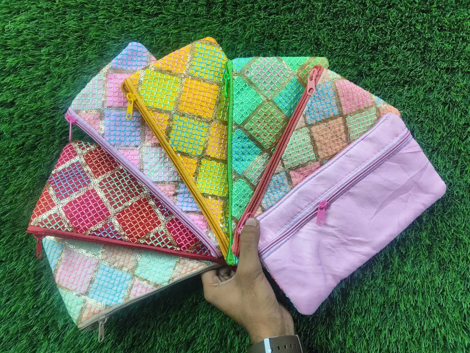 Stylish Fashionable Embroidered Return Gift Pouches with Cotton Lining and Zipper Closure for Decorations