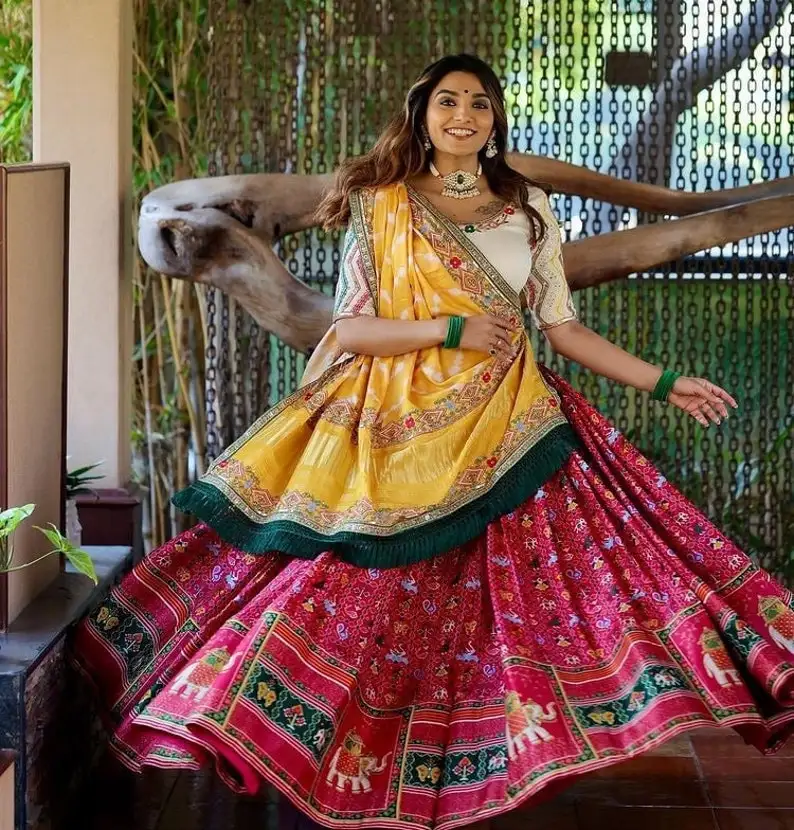 New Designer Beautiful Indian Kids Handmade Lehenga Choli Traditional Girl Designer Ghaghra Choli for Girls Navratri Wear Dress