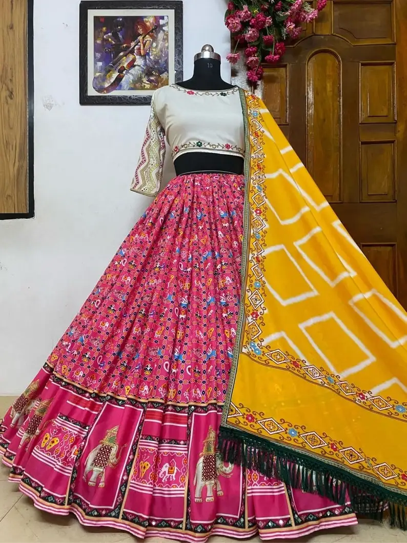 New Designer Beautiful Indian Kids Handmade Lehenga Choli Traditional Girl Designer Ghaghra Choli for Girls Navratri Wear Dress