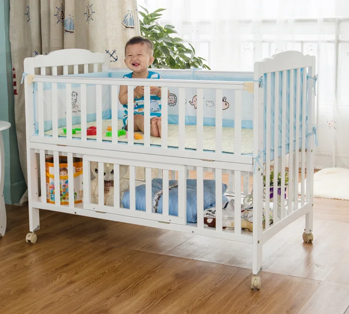 EMA Factory Extendable Wooden Adjustable Child Swinging Crib Used for Toddler Bed Design for New Born Baby