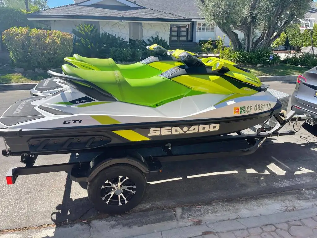 Jet Ski Seadoo De Luxe/seadoo Gtix 130 Jet Ski / Jetski / Waverunner