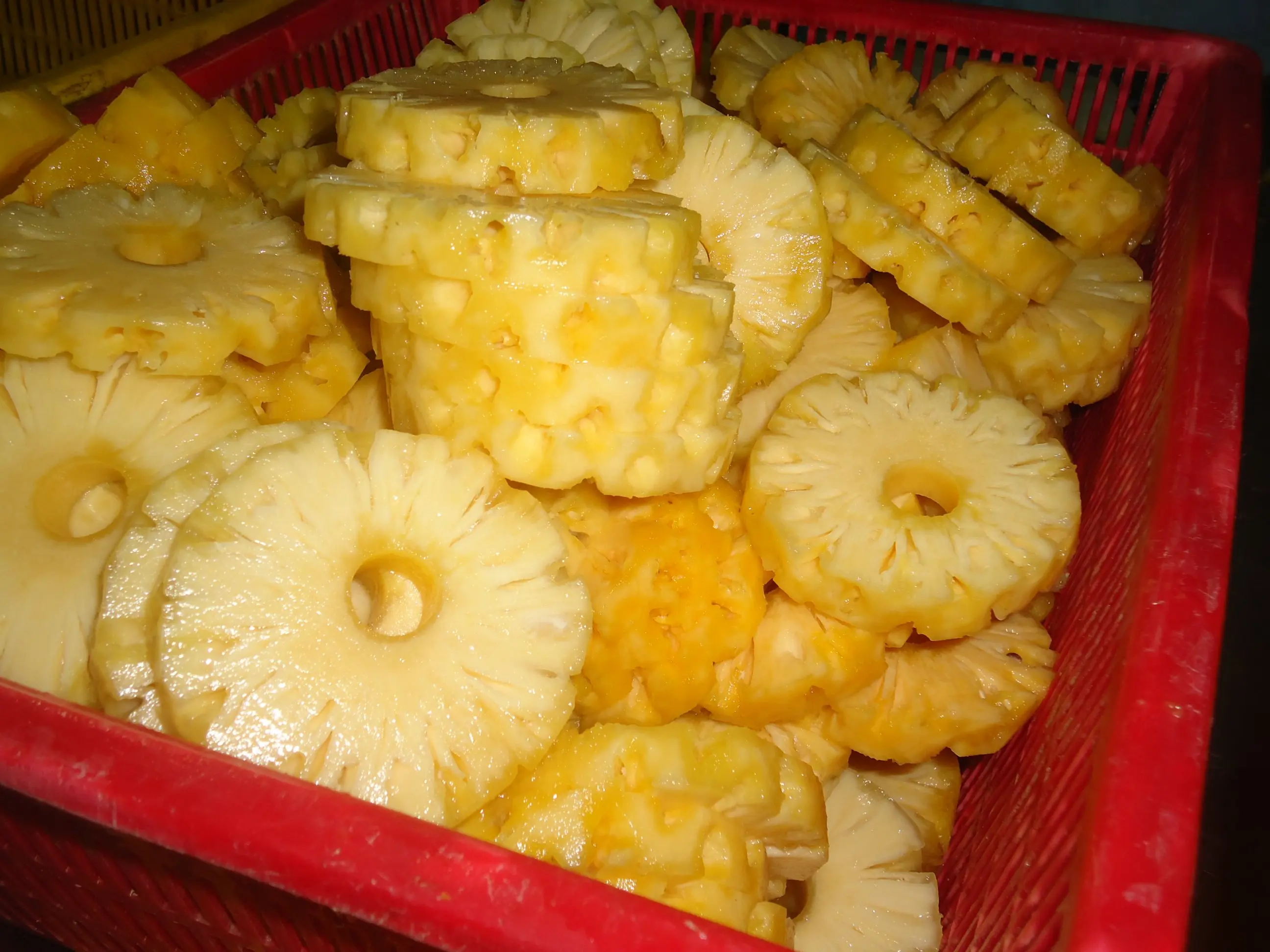 WHOLESALE FACTORY PRICE CANNED PINEAPPLE // SLICED PINEAPPLE CANNED FROM VIETNAM // Ms. Beatrix