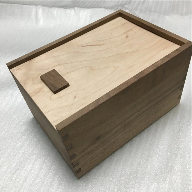 Solid Teak dovetailed good Box with Holly inlay, men's valet, phone/key storage box, storage keep sakes