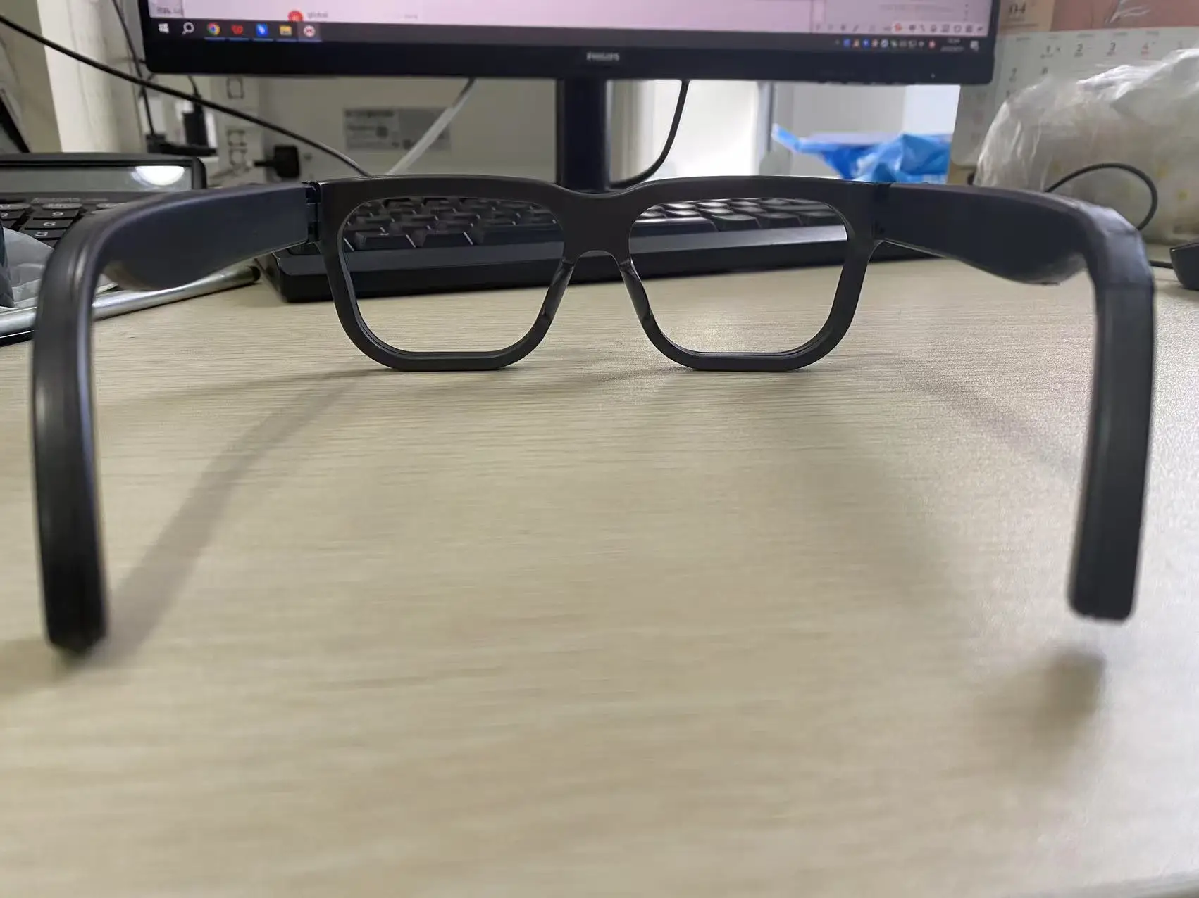 Bluetooth Sunglasses with Head Phone and Camera, Fashionable and AI Functional Customized Hardware Solutions