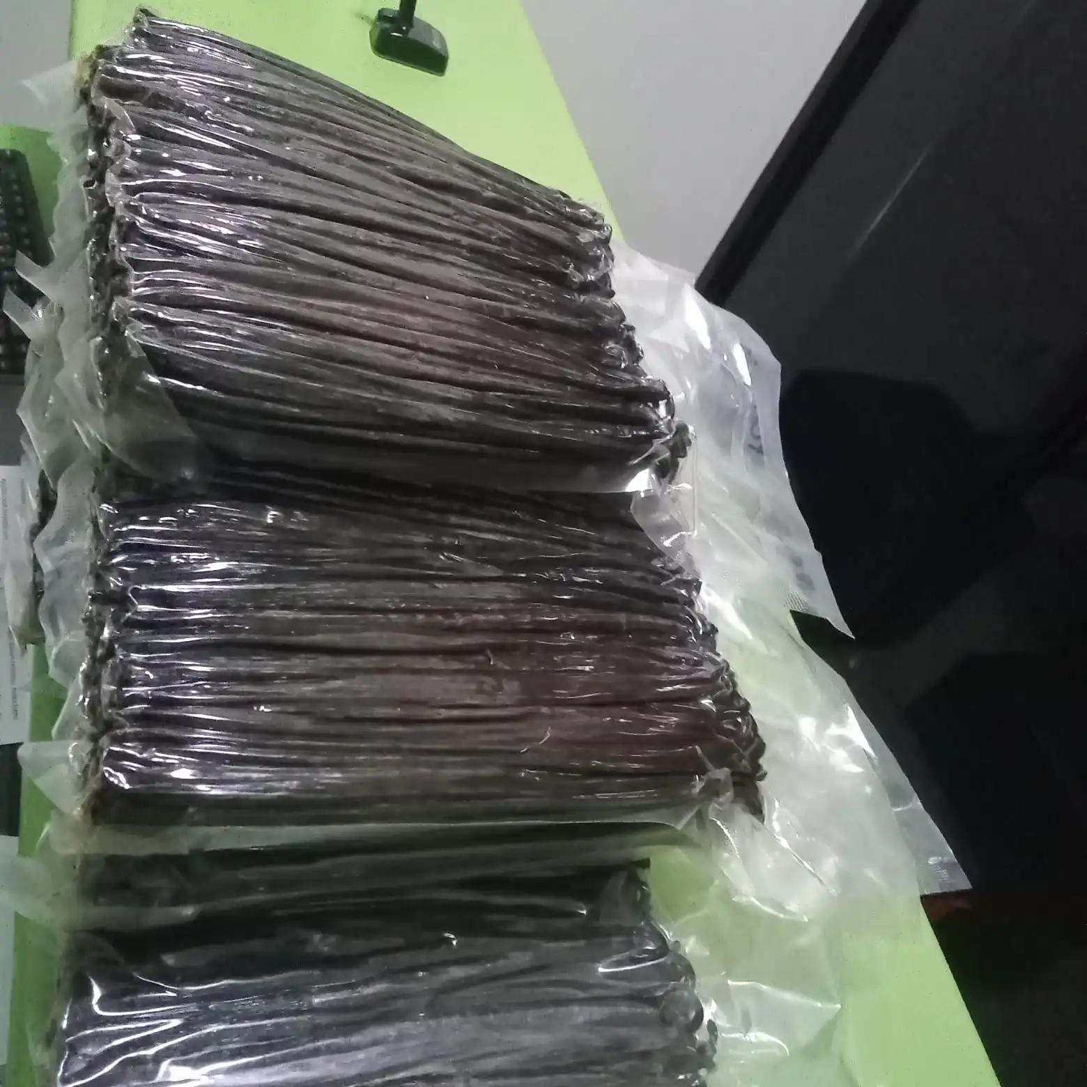 Vanilla Beans Grade Premium Gourmet Vacuum Packing Planifolia Origin