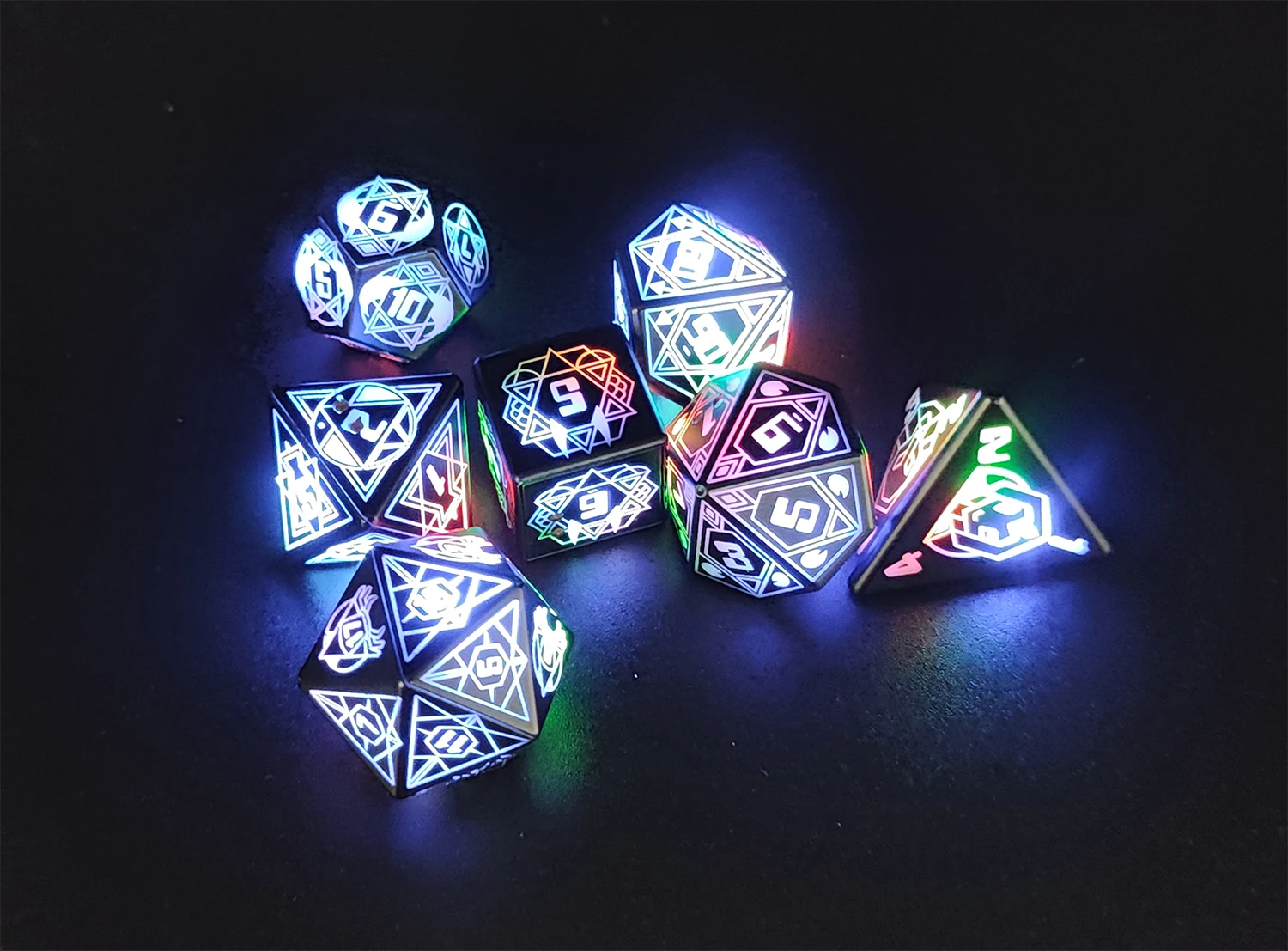 Custom 7 Piece Polyhedral Dice Set Oem Odm Usb Rechargeable Electric Dice With Charging Box