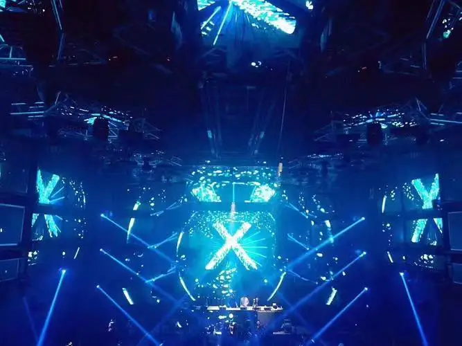 Slim and Light 500*500mm P2.9 Outdoor Rental LED Screen Wall Panel with 112910dots/sqm and >100000hours Lifespan