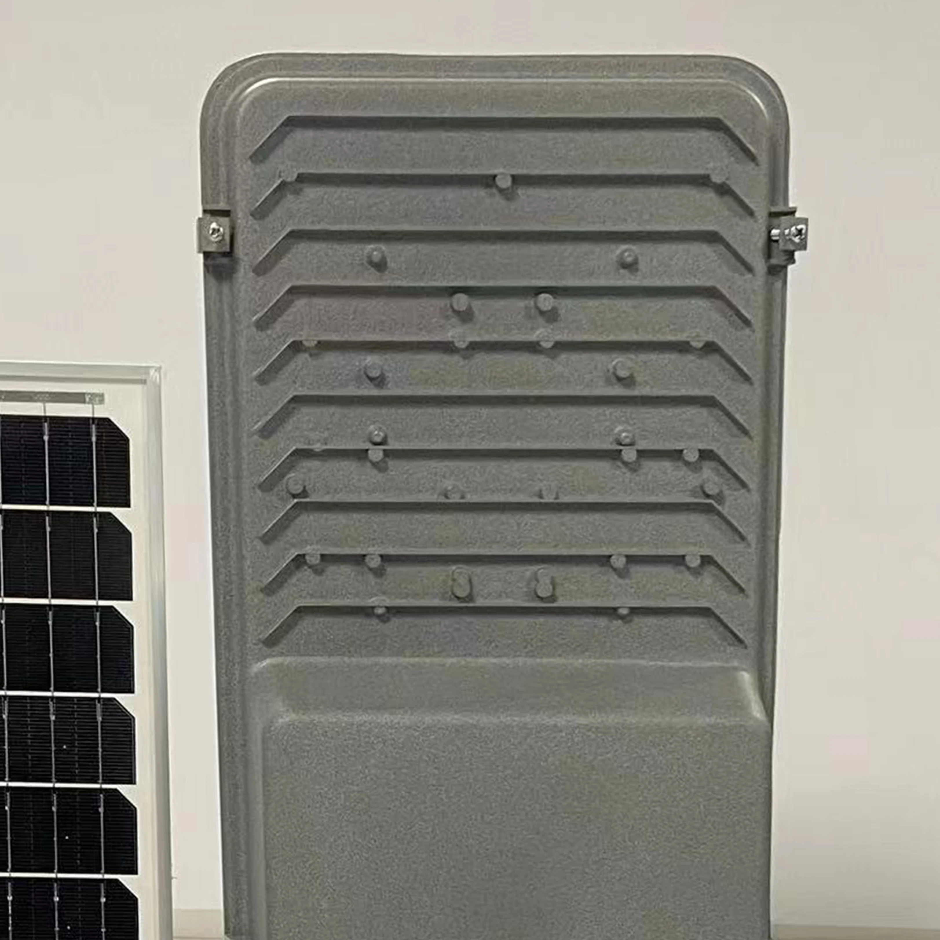 Outdoor Waterproof IP65 Solar Powered Led Street Lights 12H For Street Road Lighting