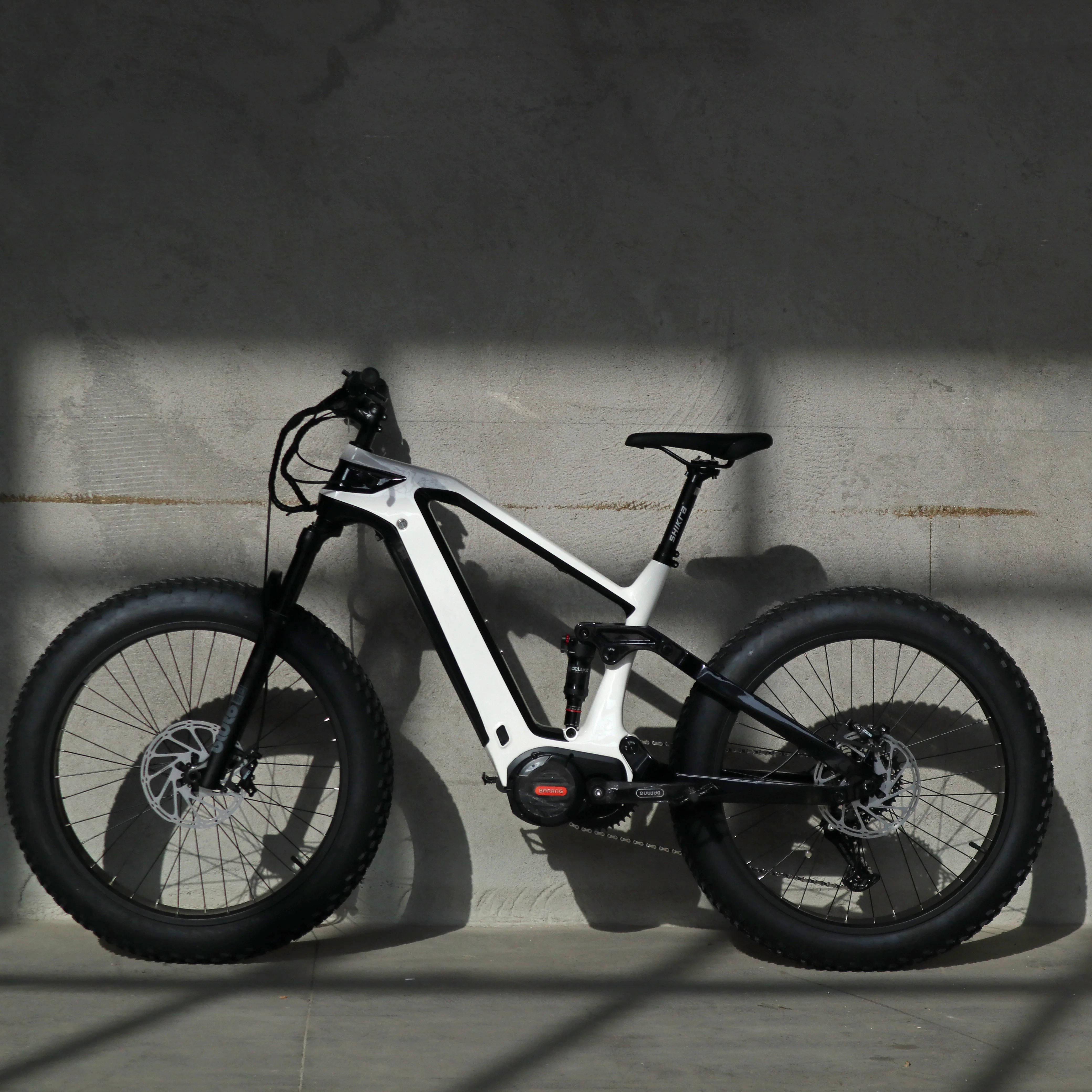 BAFANG 1000W カーボンファイバー ブースト電動自転車 26*4インチ