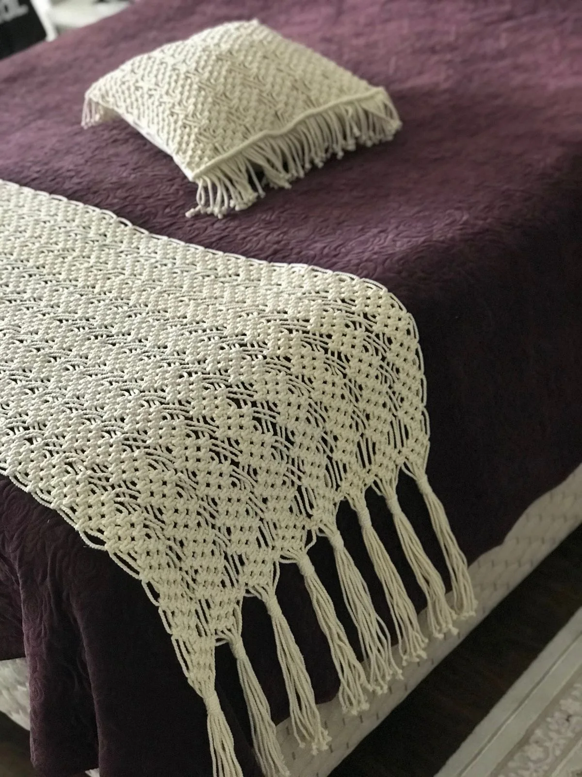 Boho Chic Bohemian Macrame Cotton Handwoven Wedding Lace Macrame Tassel Decoration Bed Runner for Bedroom 4 Boho Chic Bohemian Macrame Cotton Handwoven Wedding Lace Macrame Tassel Decoration Bed Runner for Bedroom - Image 4