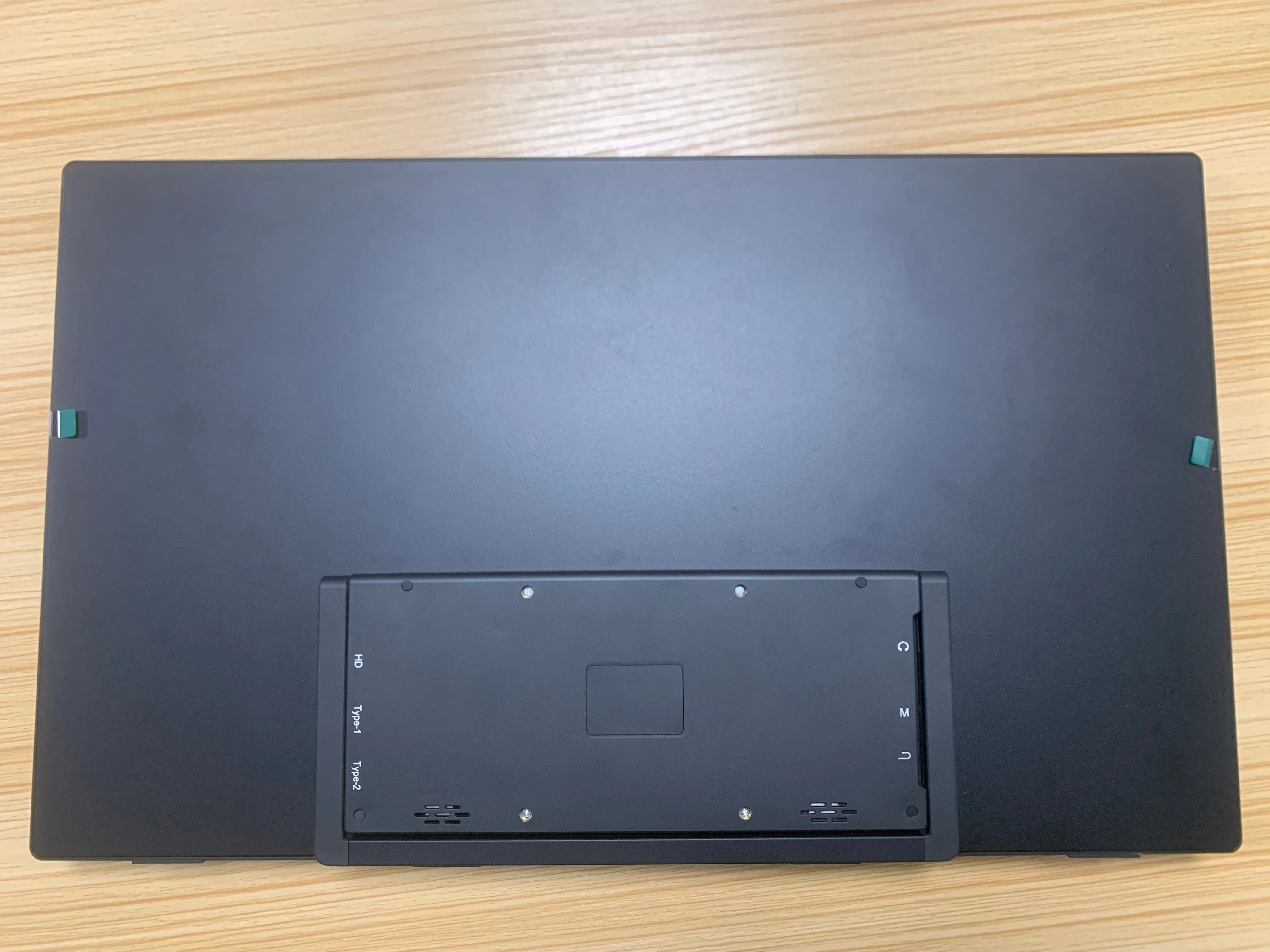 18.5インチ　ポータブルモニター 本体 PORPOISEのモバイルモニター 18.5インチ モバイルディスプレイ