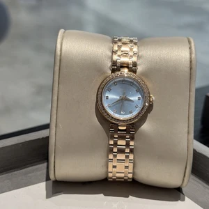 New High-End Classic Elegant Designer Women's Quartz Watch Stainless Steel Water Resistant Fashionable Retro Luxury Brand Watch