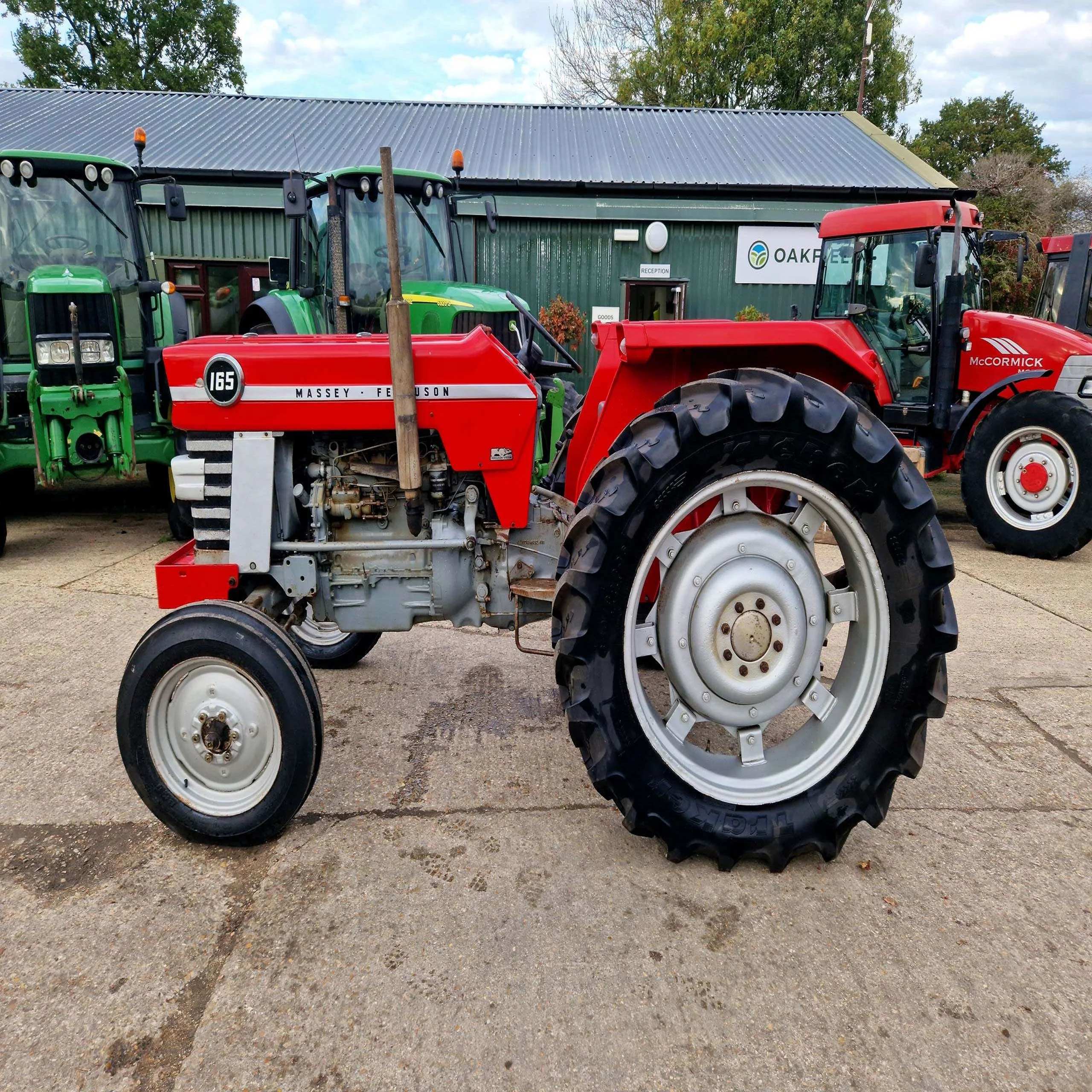 Used Farm Tractor Massey Ferguson Tractor 290 / 385 / 165 And Other Mf ...