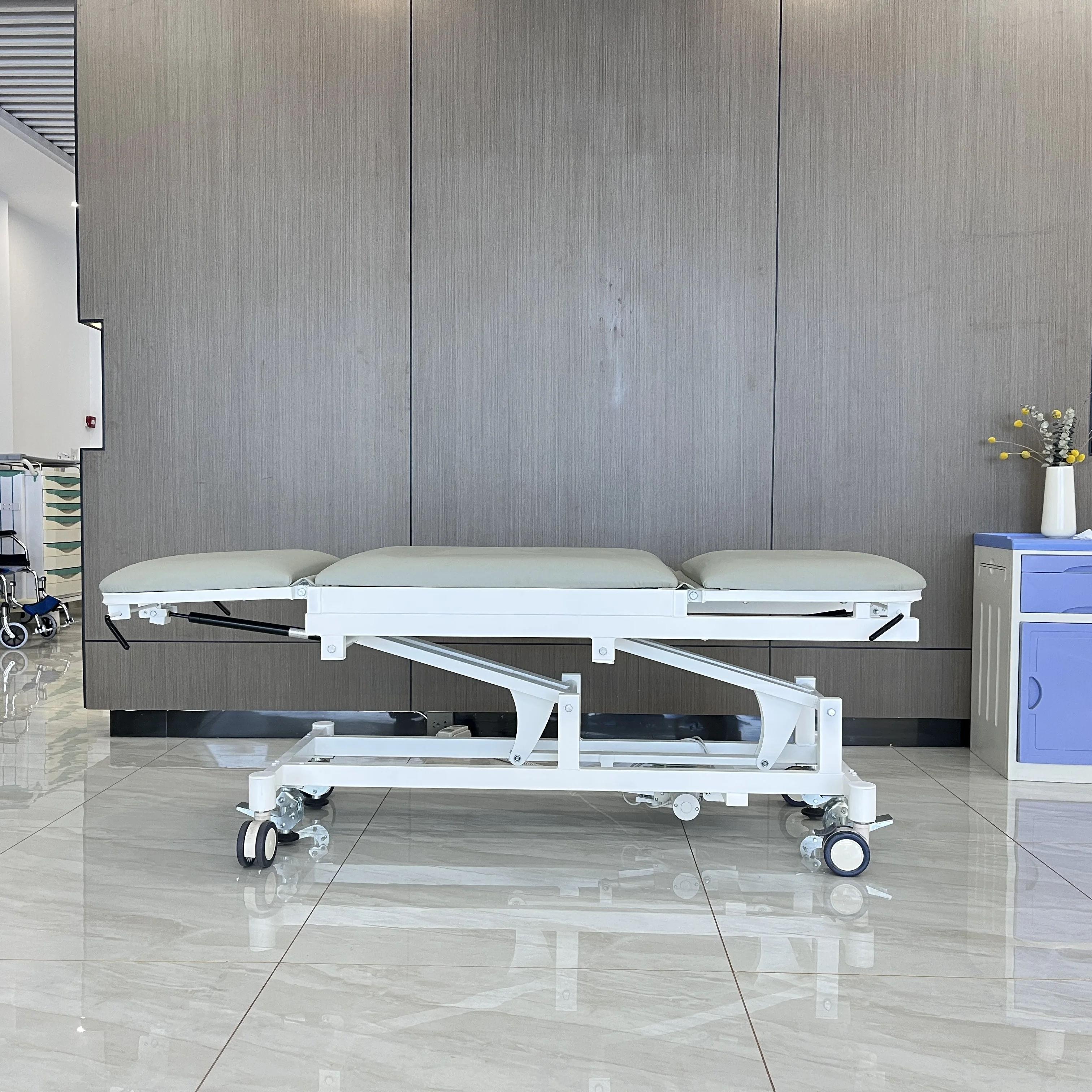 Factory Price Hospital Electric Obstetric Examination Bed Hydraulic New