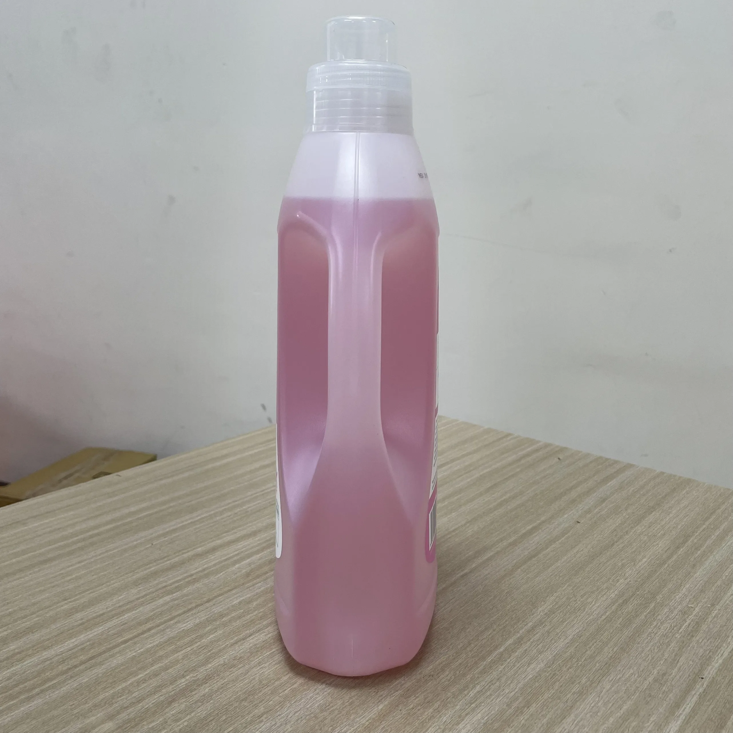 New Sakura Detergent Liquid Improved Formula Combined With Fabric
