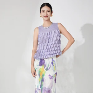 Latest Design Summer Women Pleated Tops Design Sense High Quality Sleeveless Fashion Tops Free Size Polyester Fabric