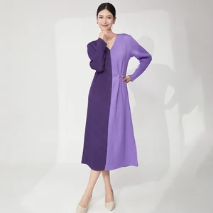 Summer Dress Women Summer 2025 V-neck Contrast Color Loose Large Size Long Sleeve Elegant Miyake Pleated Dress