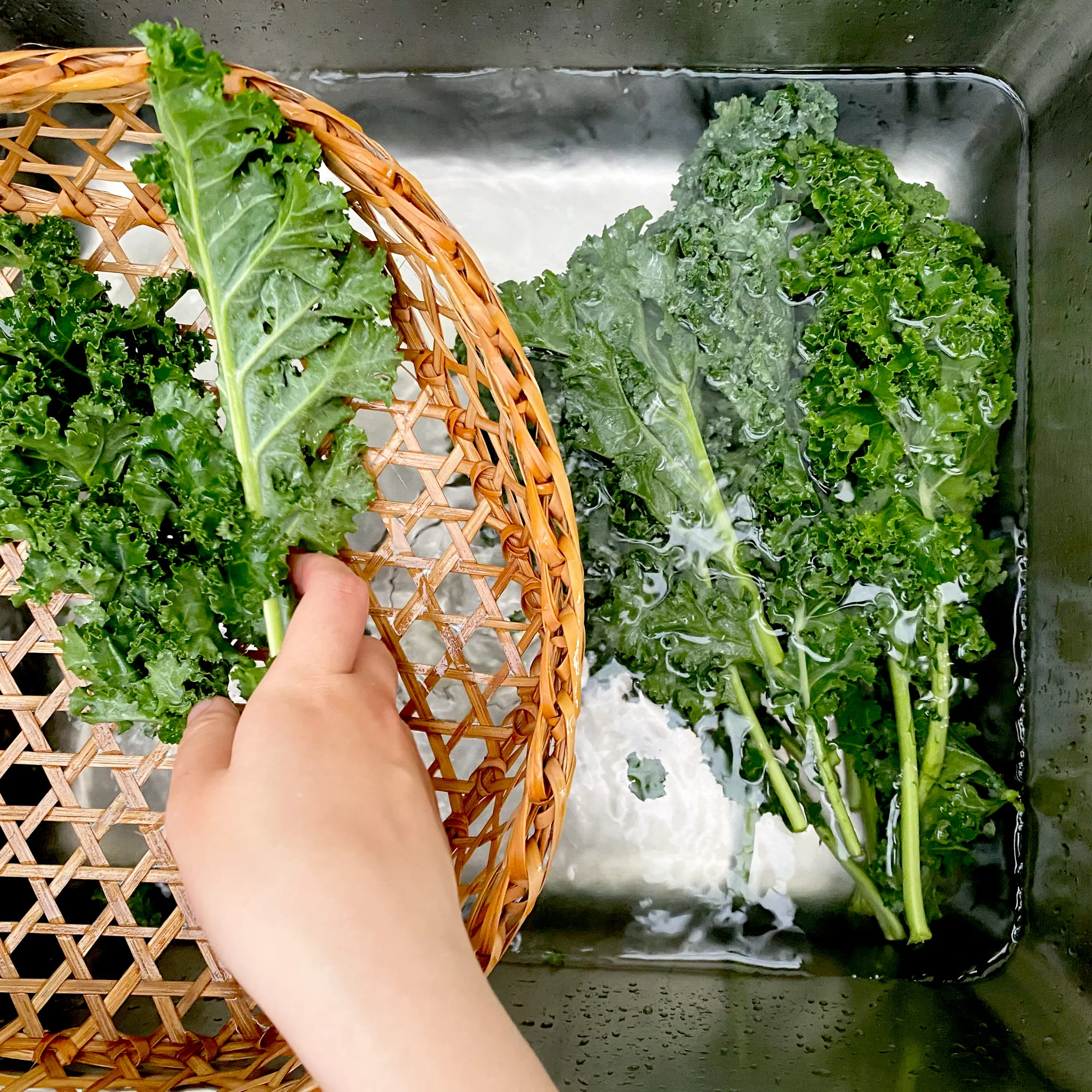 Wholesale Bamboo Crochet Basket With Sturdy Handle Design And Lid For