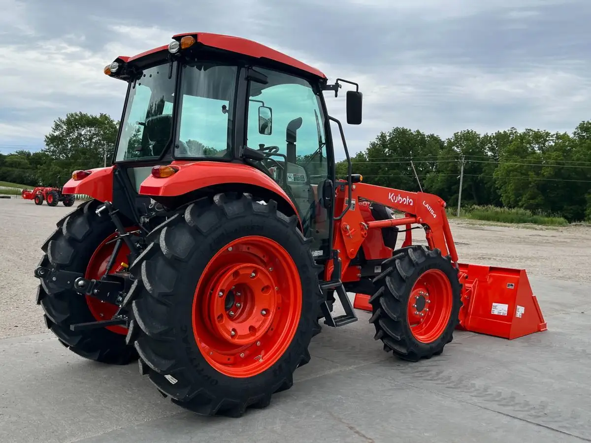 Kubota Kubota M7060hdc12 Compact Tractor 4wd Small Farm Cheap Used ...