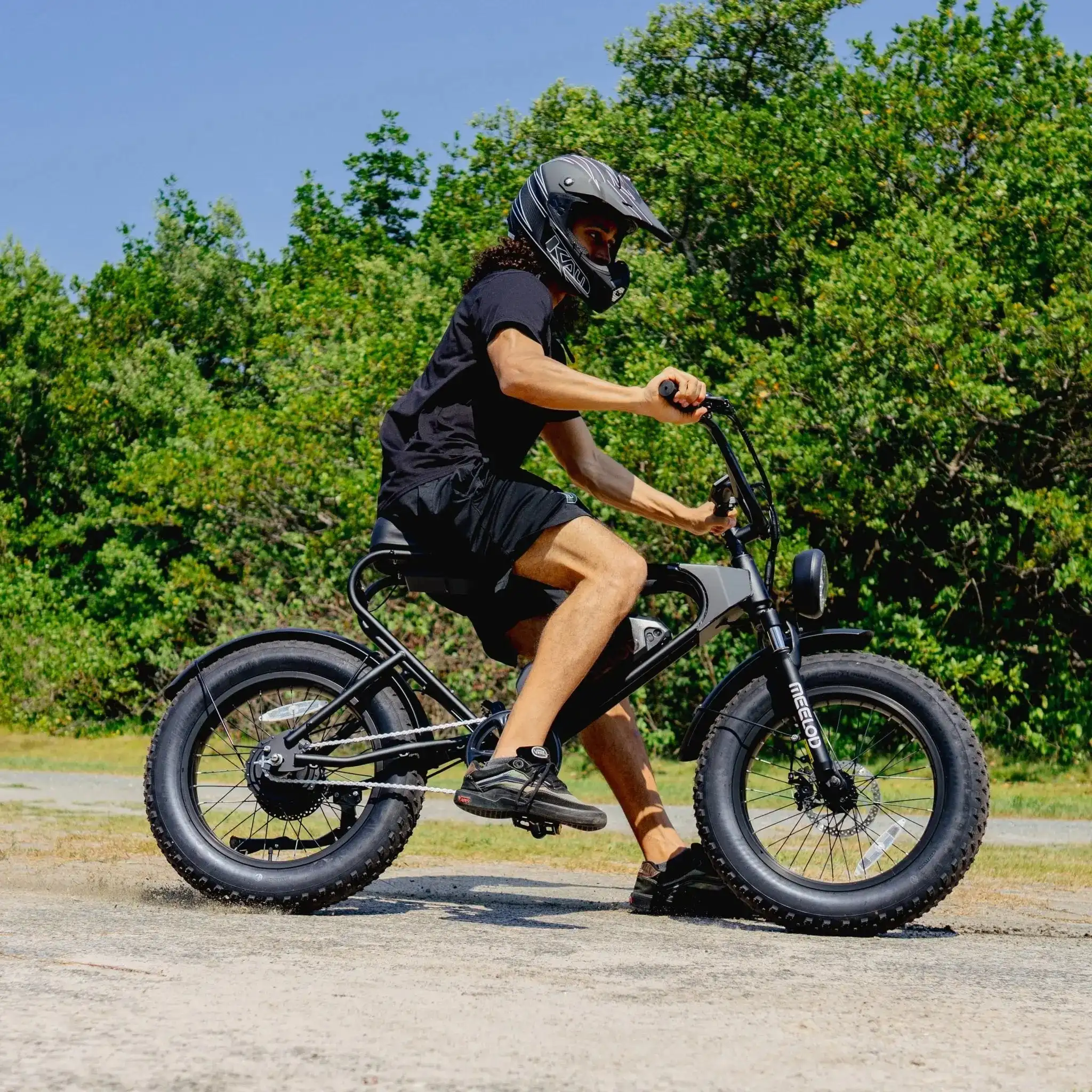 MEELOD DK200 Entry-Level Moped Style Ebike with 750W Motor 624Wh Battery IP65 Waterproof