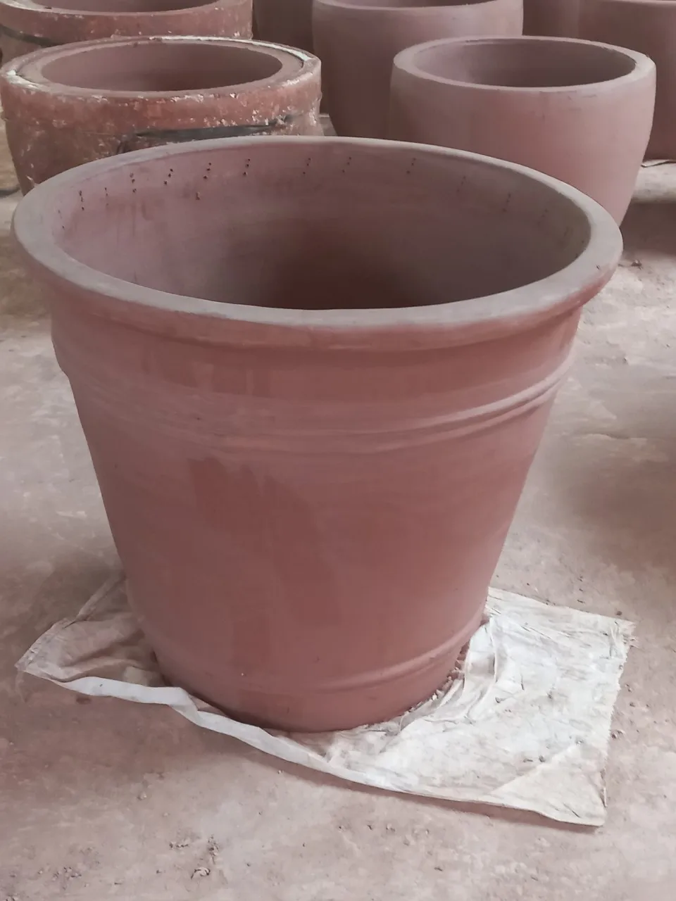 1. Unique Atlantic Ceramic Outdoor Pots Vietnam Pottery Pots