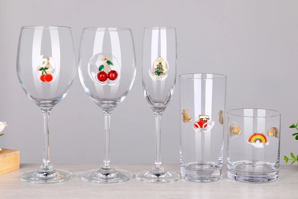 Metallic Affixed 3D Decorative Enamel Emblem Icon Attached Red Wine Drinking Champagne Flute Rocks Highball Collins Glass