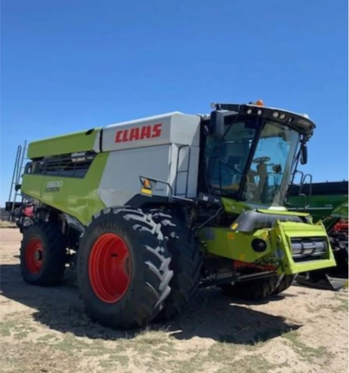 Industrial Machinery Fairly Used 2020 Claas Combines Lexion 8600