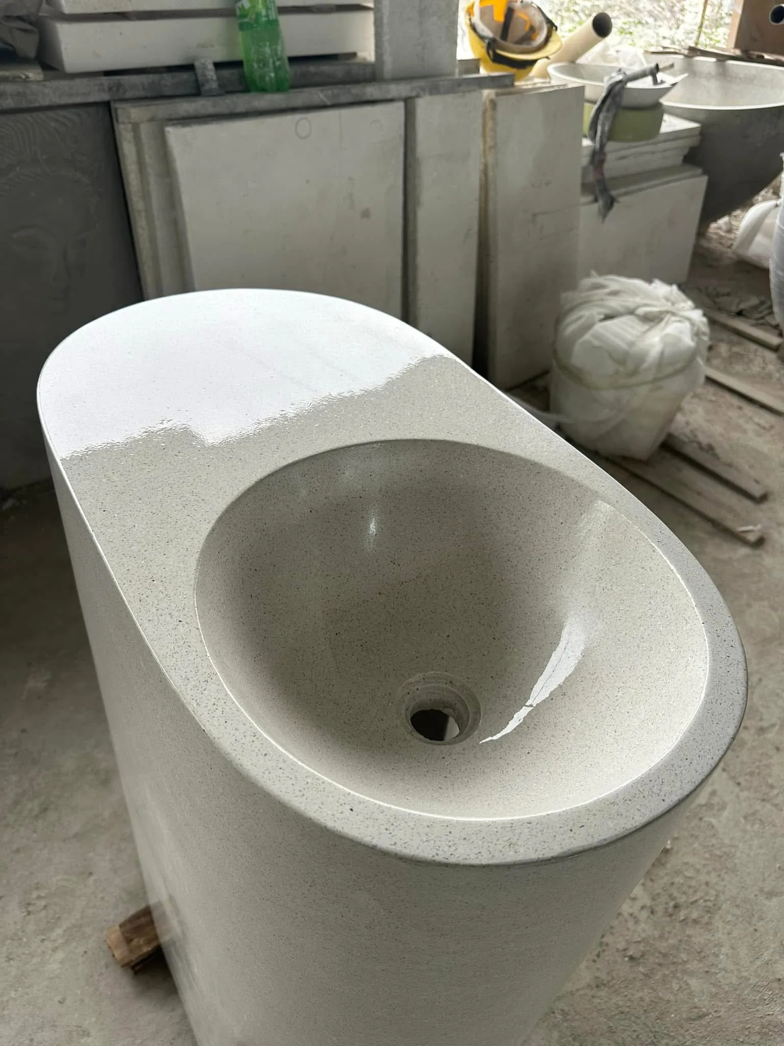 Easy-to-Assemble Modern Design Wall-Hung Concrete Sink Wash Basin for Garage, Shed, Laundry Room, Bathroom, or Patio Use.