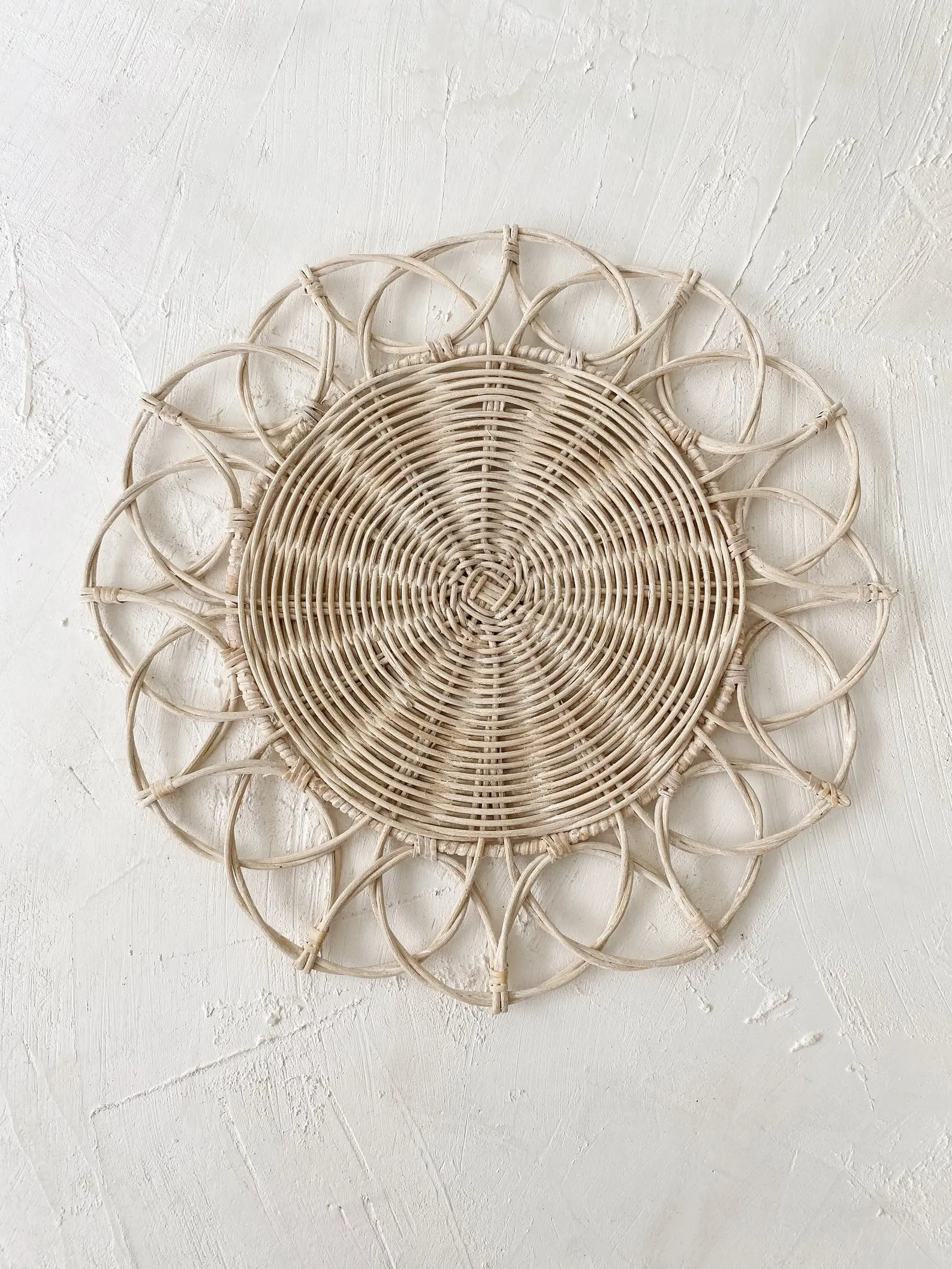 Beautiful Eco Friendly Rattan Flower Petal Placemat All Sizes Charger ...