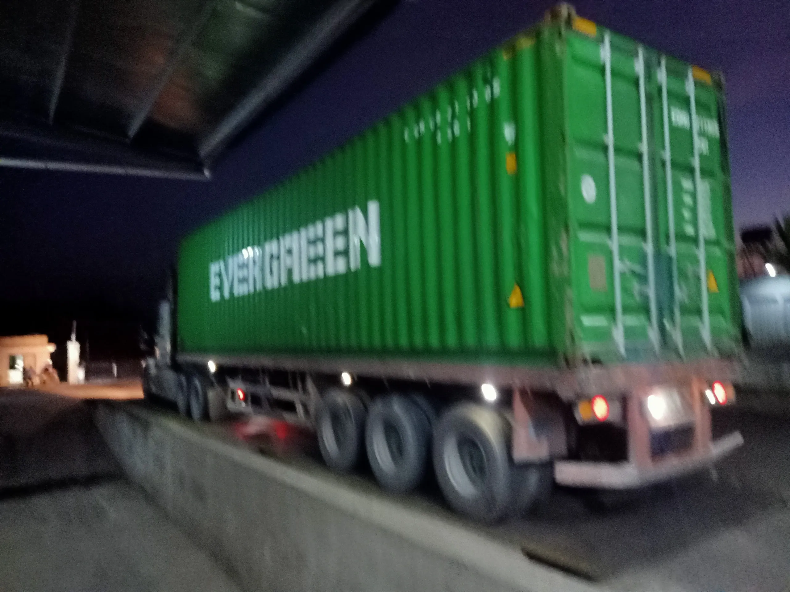 High Quality Plywood 1220*2440mm Formwork Shuttering Marine Film Faced