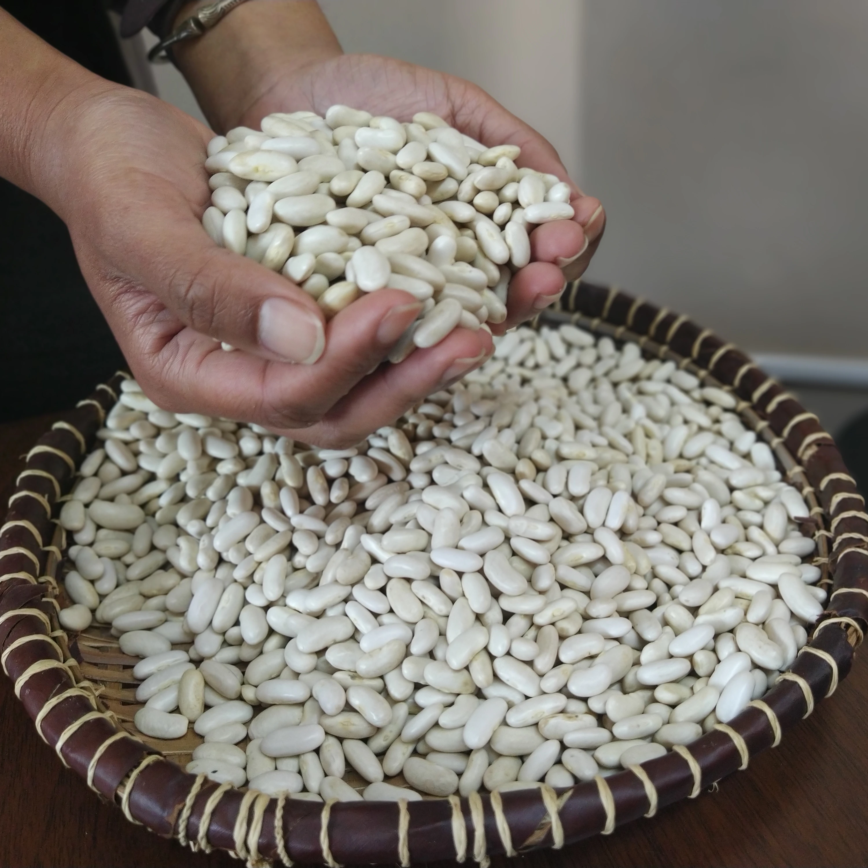 Дешевая фабричная оптовая продажа высококачественный длинный белый цвет премиум