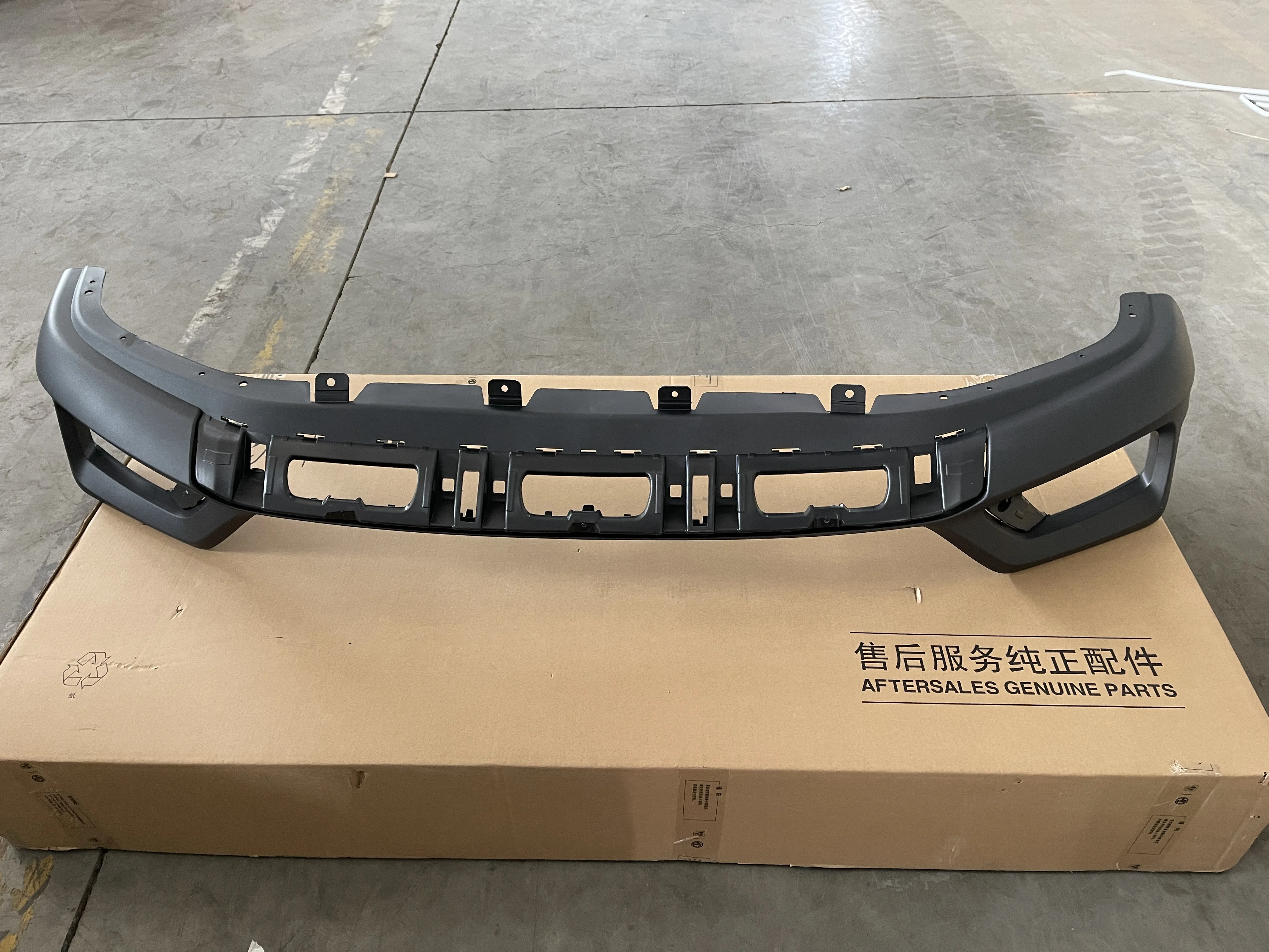 Wholesale Car Front Bumper for SAIC MG | Lightweight Parts| Genuine Quality Original Auto Body Parts for MG SAIC #10343984 factory