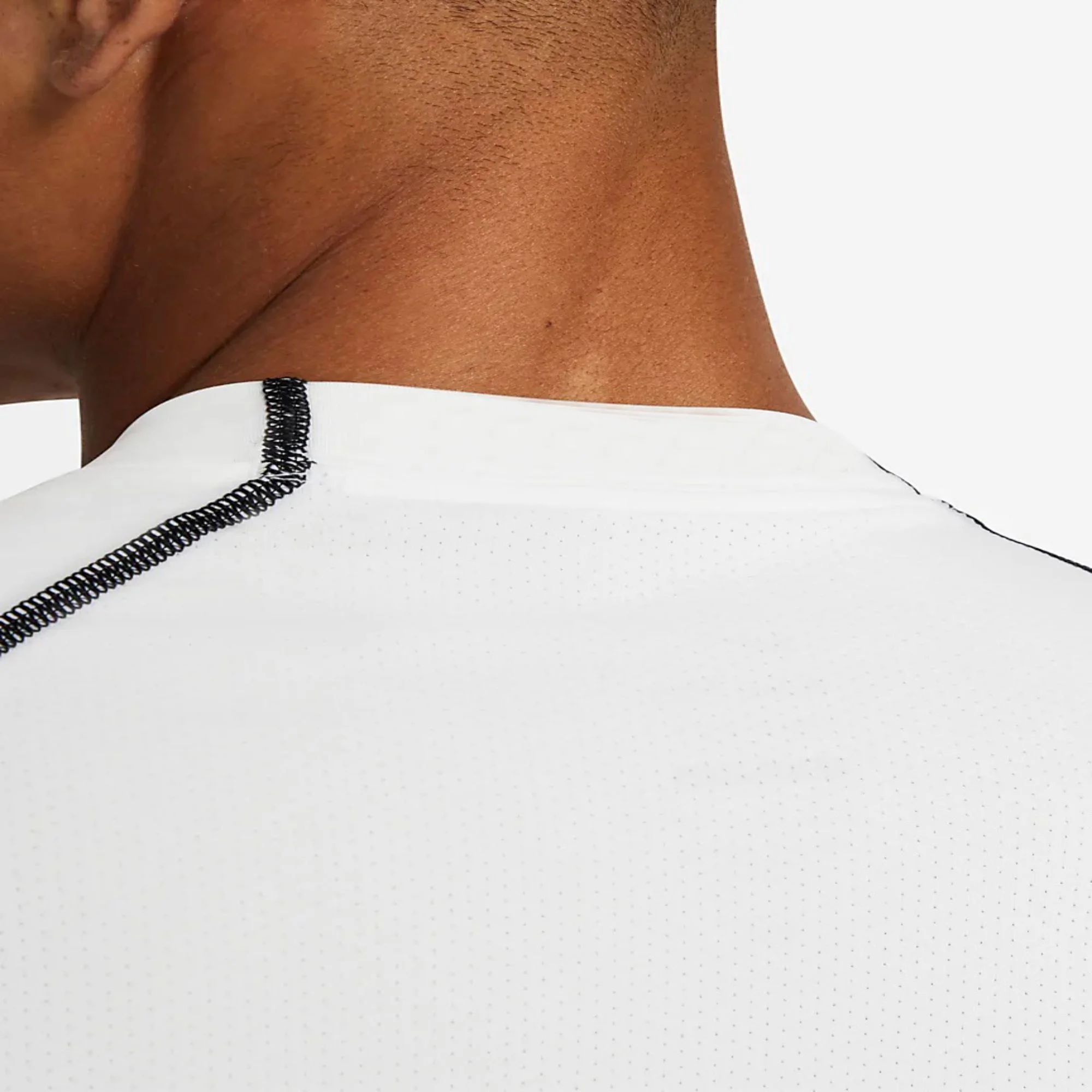 Впитывающий пот Легкий эластичный 92% полиэстер 8% спандекс Белый Мужской приталенный Топ с длинным рукавом со встроенной воздухопроницаемостью