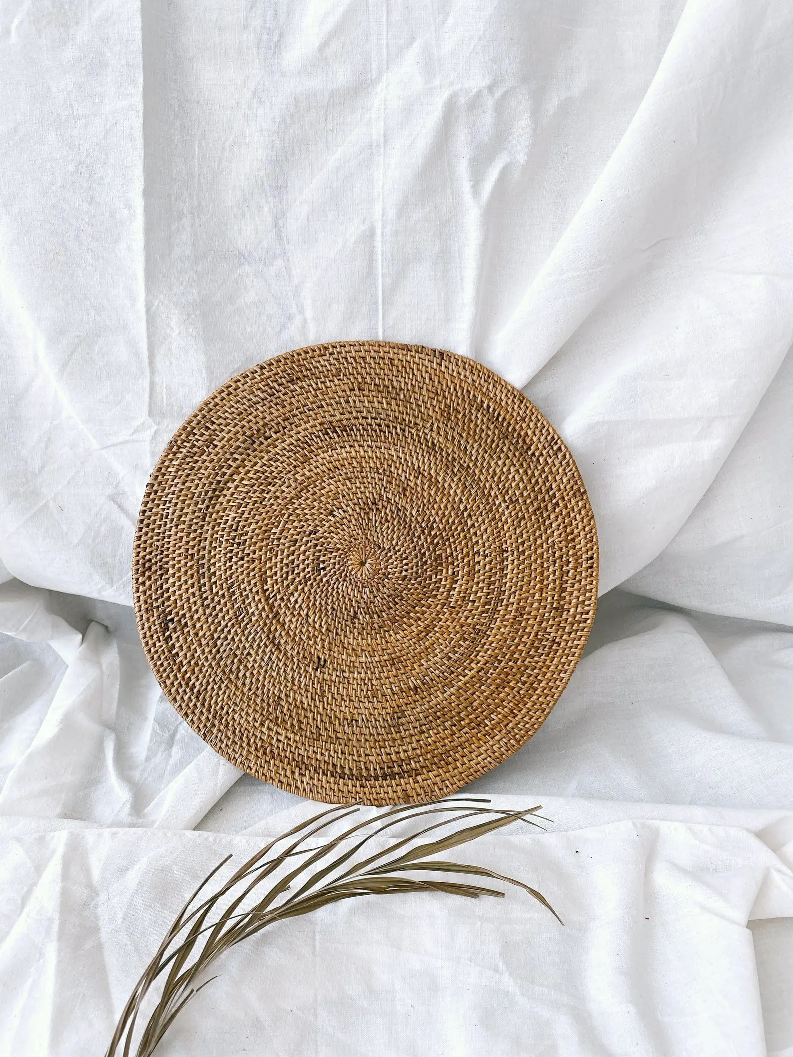 Beautiful Eco Friendly Rattan Flower Petal Placemat All Sizes Charger ...