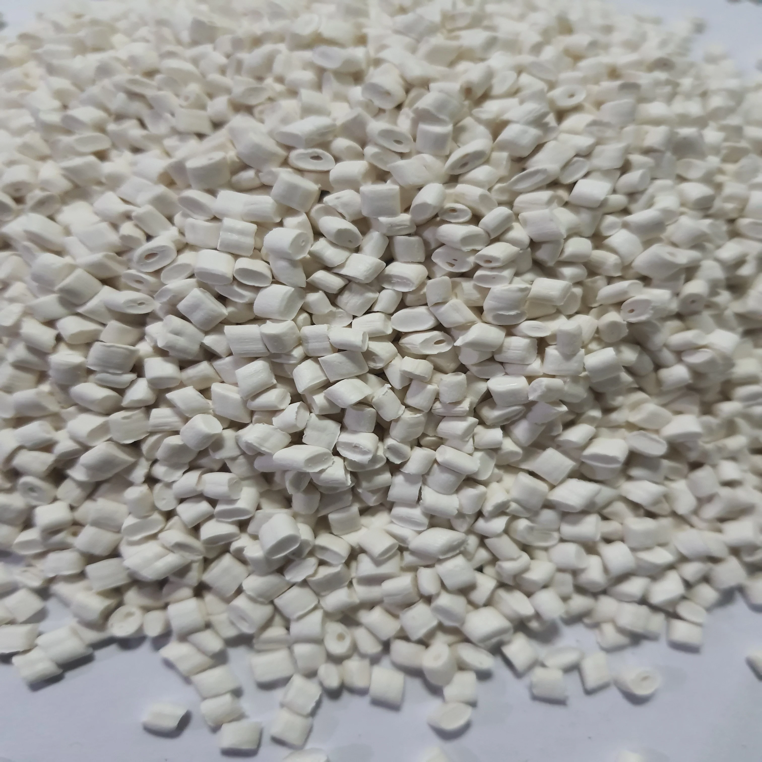 Переработанные гранулы LDPE, молочно-белый