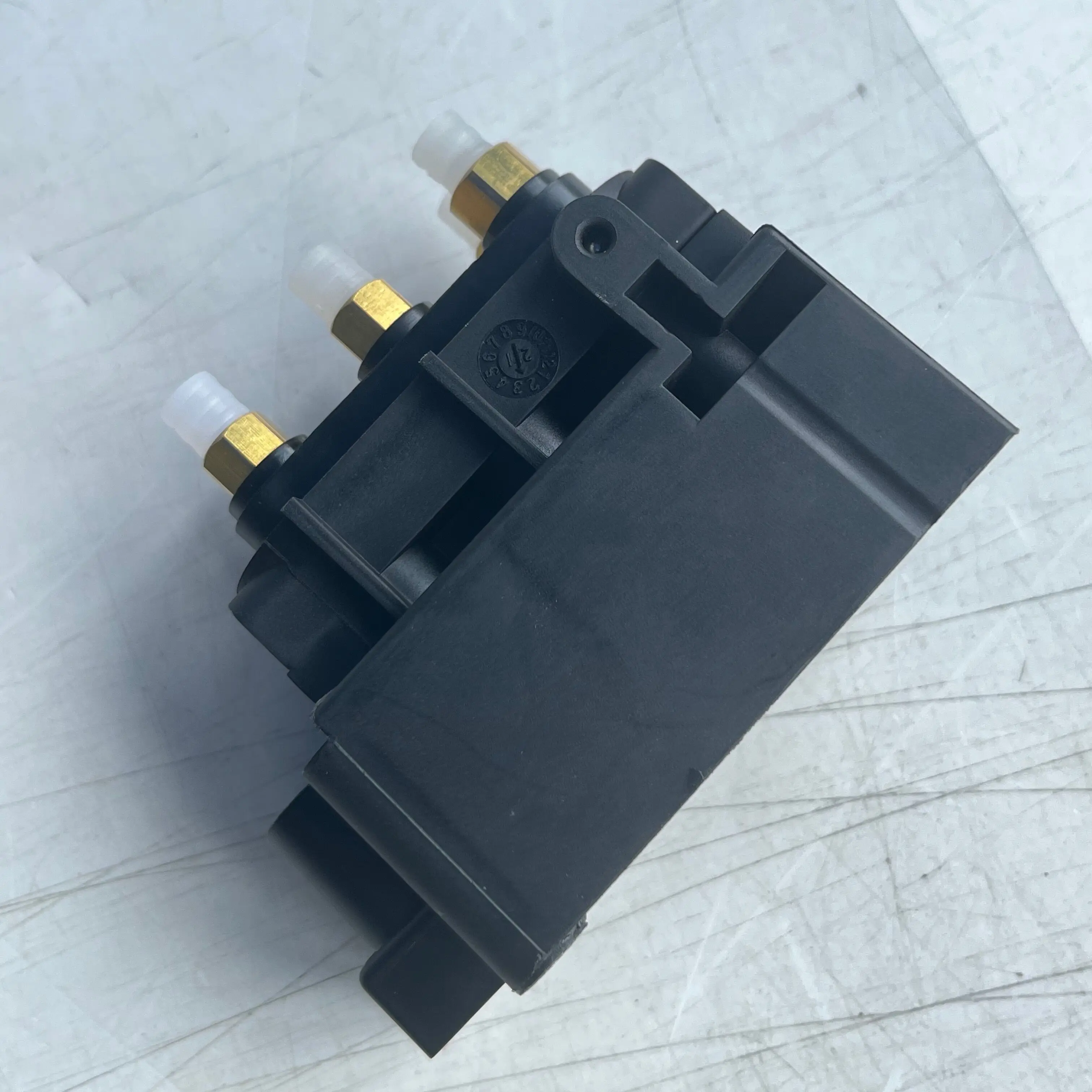 Air Suspension Compressor Block Valve W164 W166 W212 W221 W211 W251oem