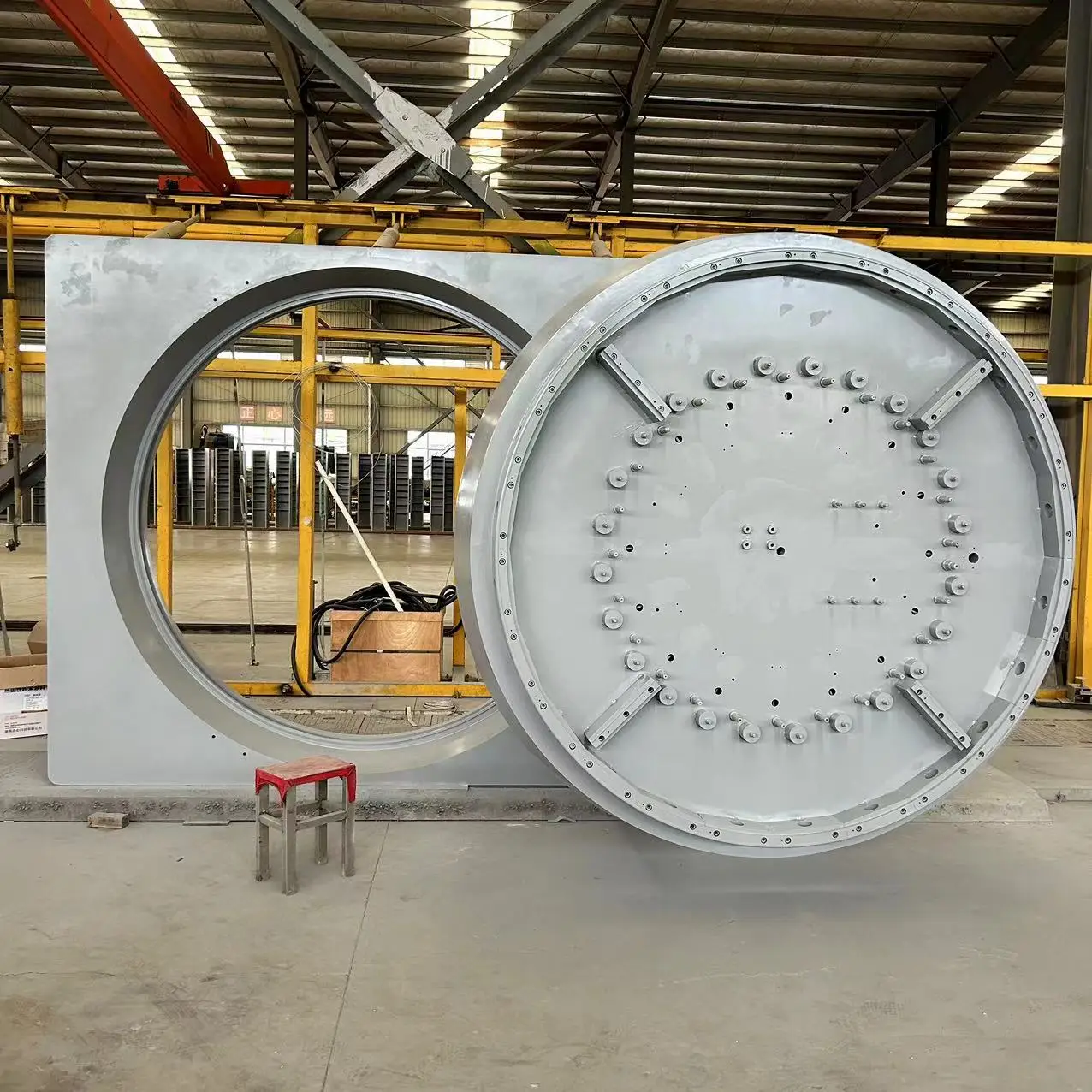 Steel Circle Vault Door with Color Painting and Heavy Hinge Relocking Device Vault Door for Decorative