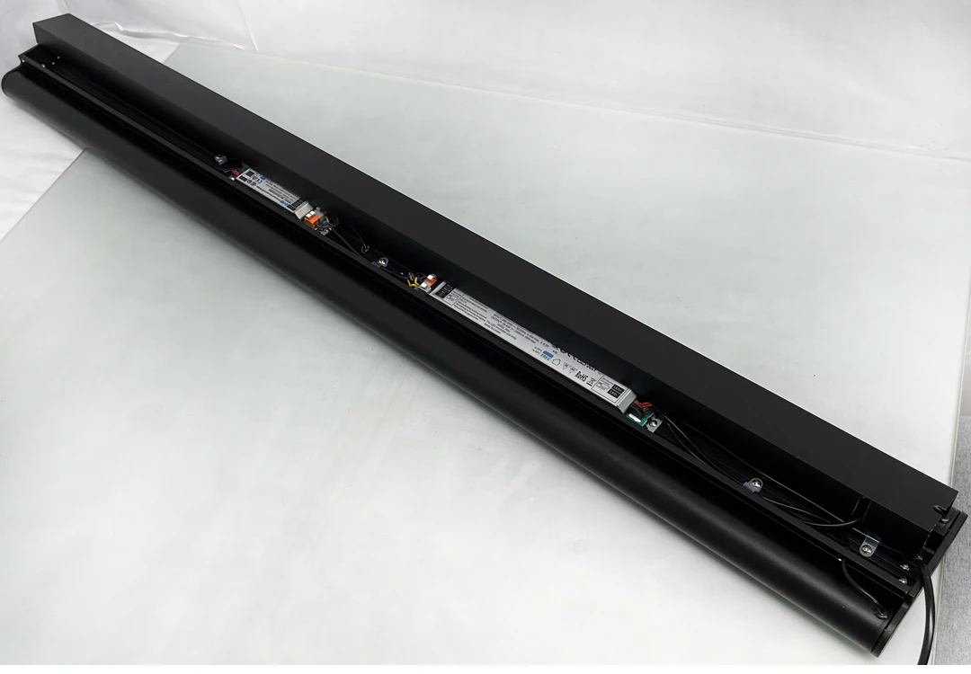 Rotatable Low UGR Profile LED linear light with reflector lens for supermarket warehouse office 110Lm/W 5years warranty