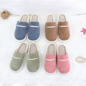Newest Indoor Comfortable Anti-Slip PVC Lining Home Slippers for Couples for Winter Closed Round Toe with Fabric Insole