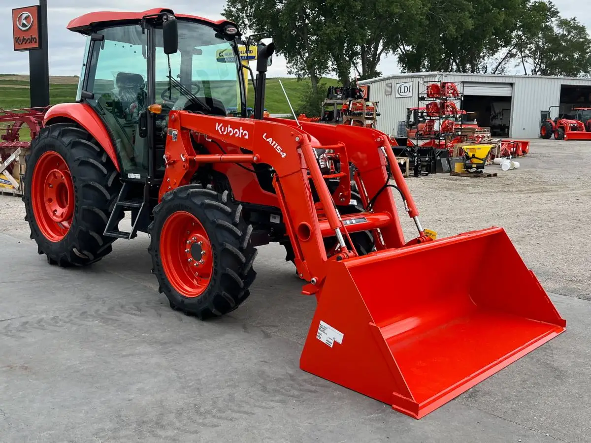 Kubota Kubota M7060hdc12 Compact Tractor 4wd Small Farm Cheap Used ...