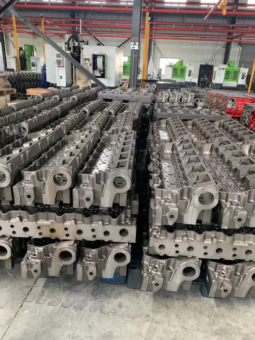 Diesel Engine D1403 V1902 V1505 D1503 D1703 D1105 V2203 V2403 V2607 V3300 V3600 V3800 V3307 Cylinder Head Assy for Kubota