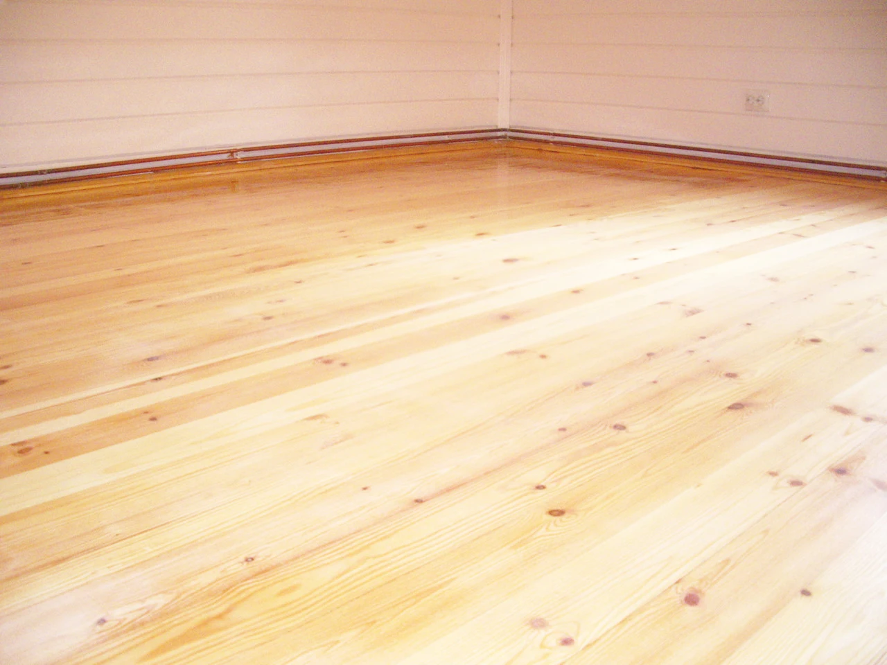 Sak Woodworks Northern Russian Pine Spruce Tonguegroove Wooden