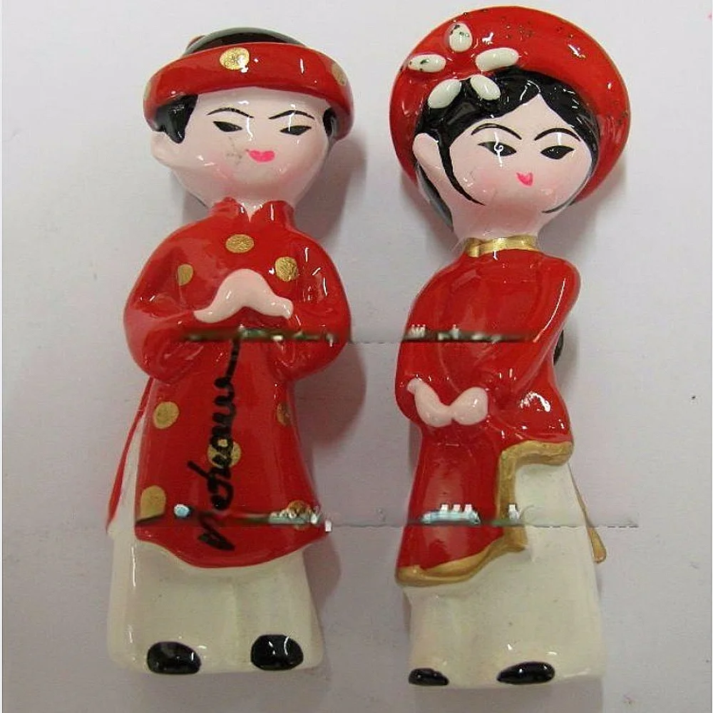 Polyresin Vietnamese Bride And Groom Figurines For Souvenir
