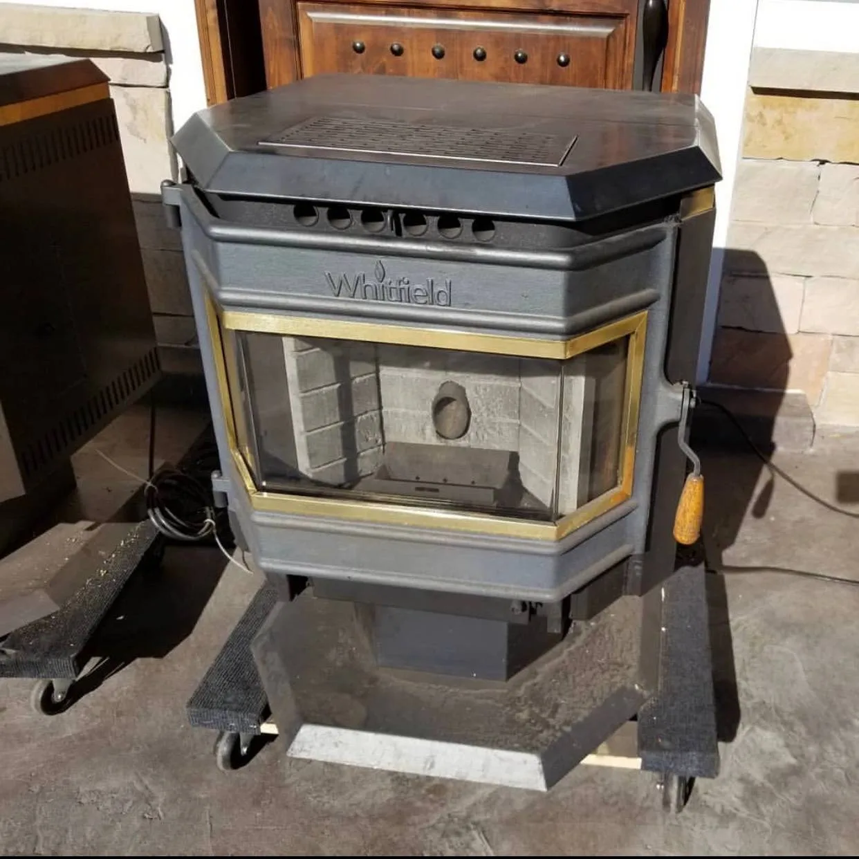 High Quality Small Modern Wood Pellet Stove / 120 Kg Weight Wood